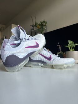 Nike Air VaporMax Youth 7Y (Women's 8.5) – White/Purple