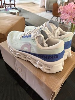 On Running Cloudmonster Sneakers Woman’s Brand New Size 7