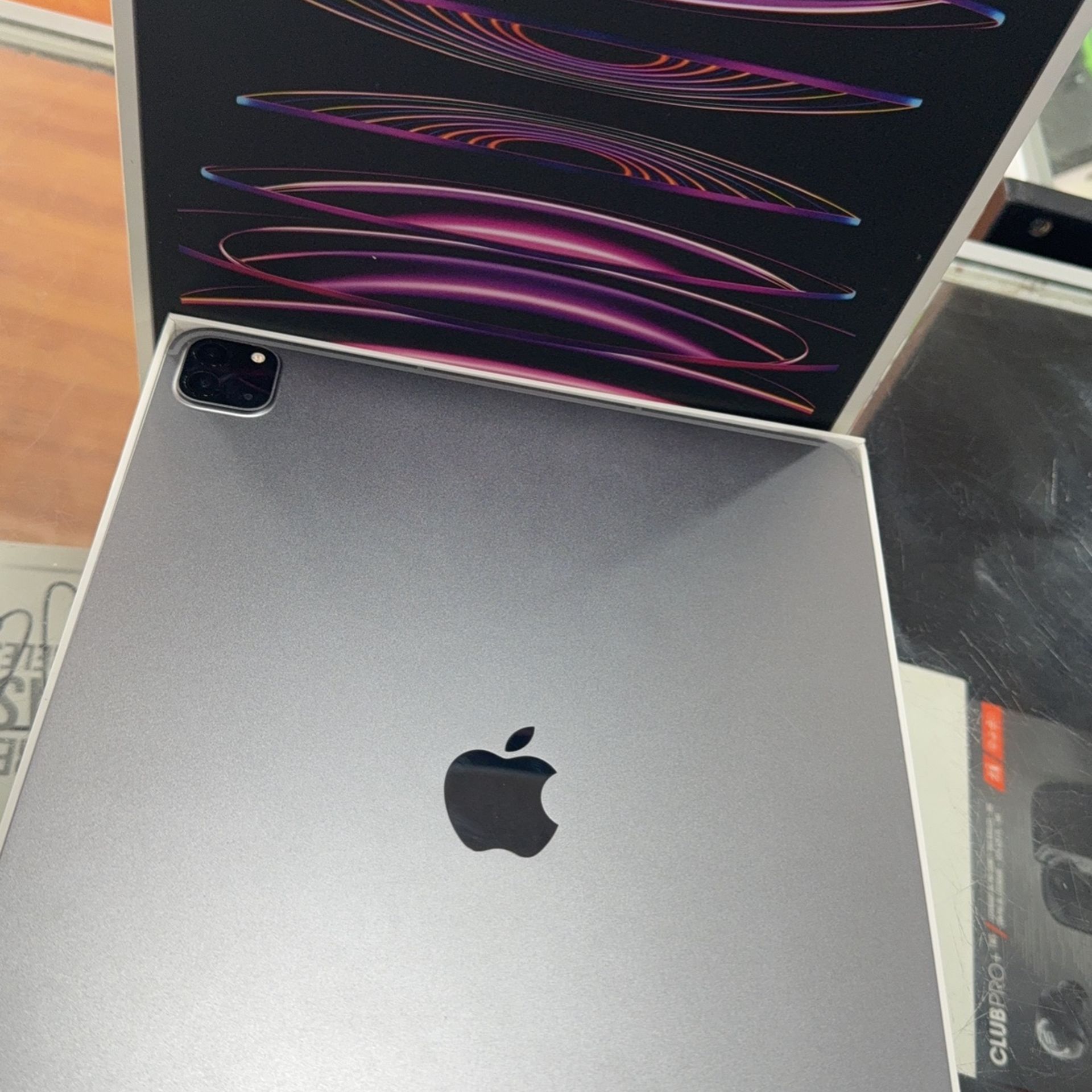 iPad Pro 12.9 6th Generation 256gb WiFi Only Open Box