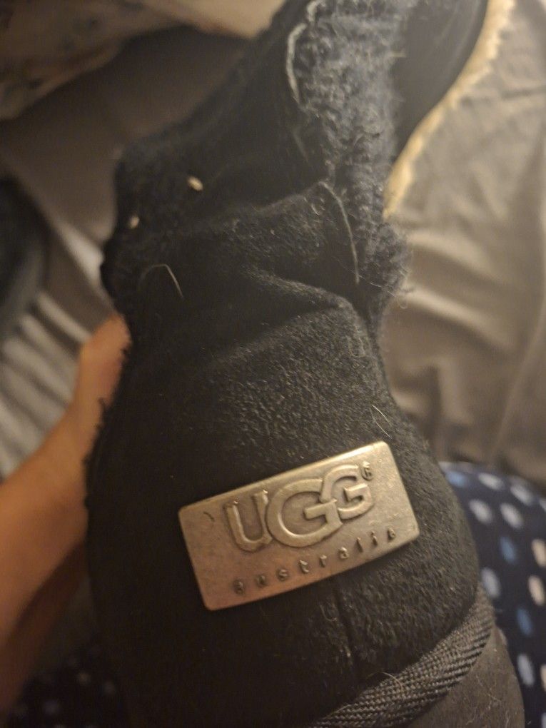 Size 11 Womens Uggs