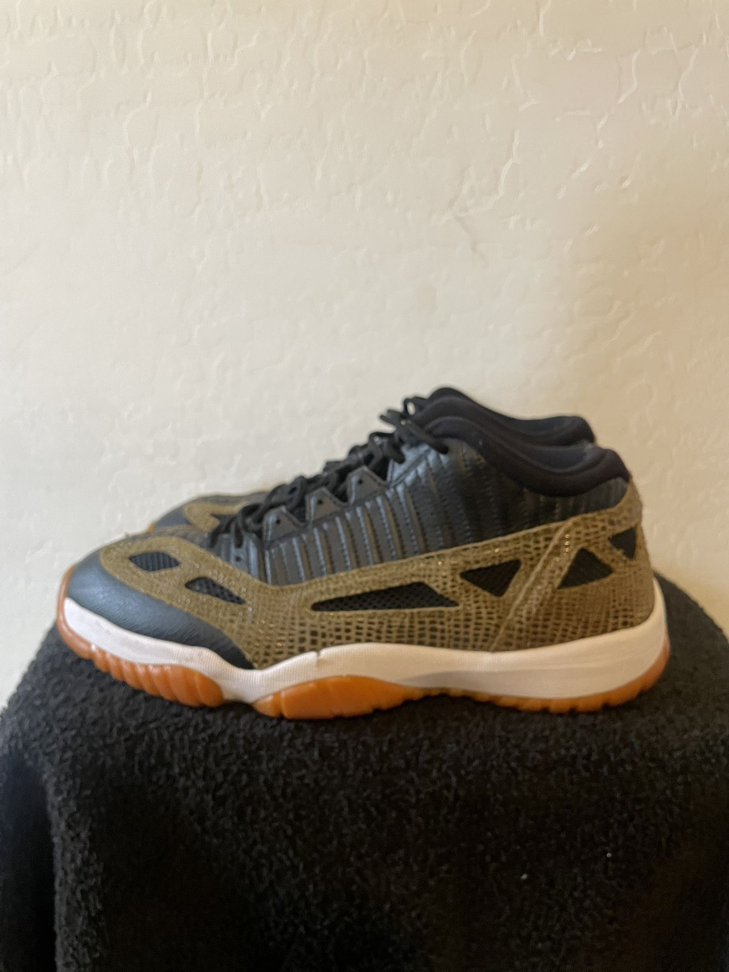 Air Jordan Retro 11 IE “Croc”