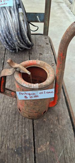 Vintage oil can