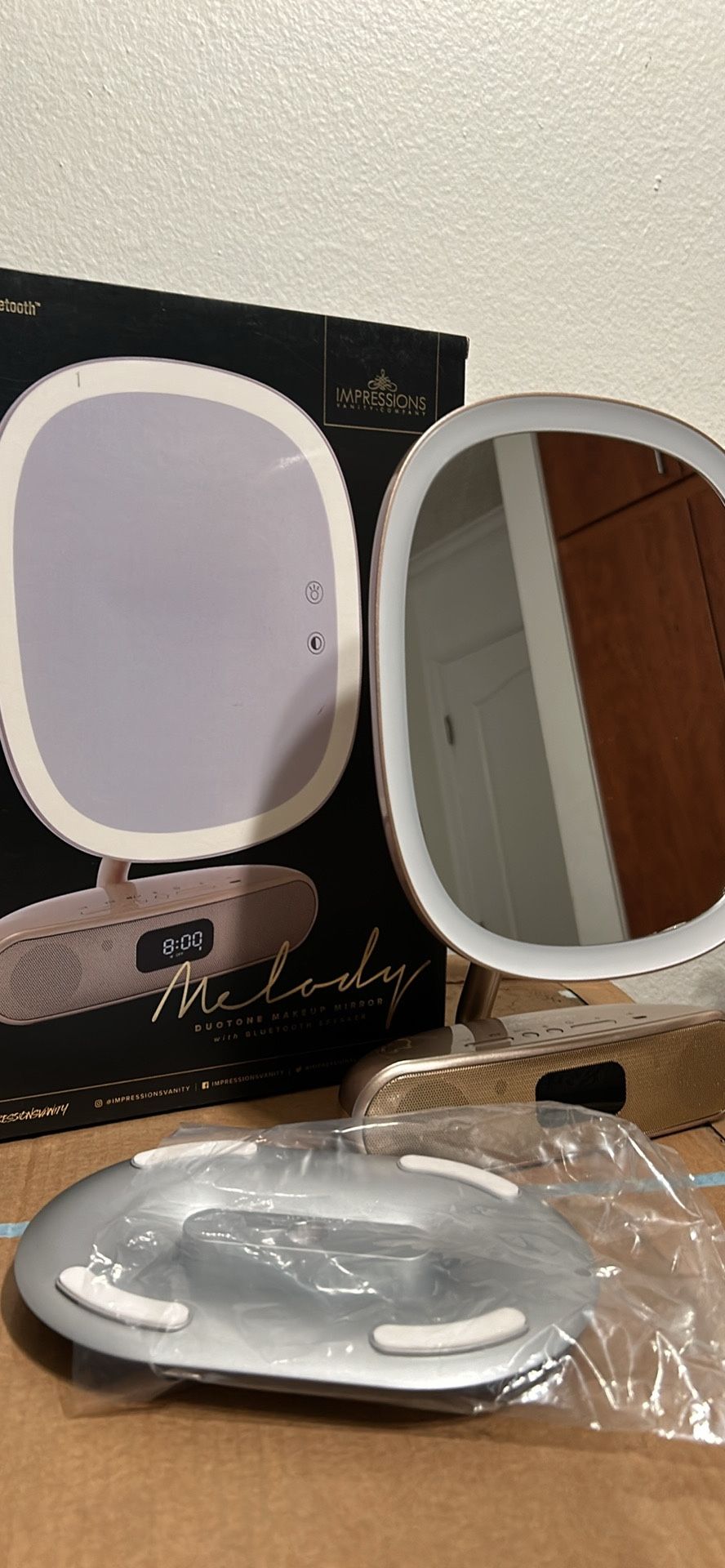 SMART BLUETOOTH HANDLED LED MIRROR