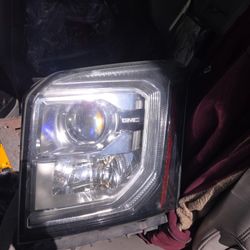 Headlights Gmc Yukon 1015