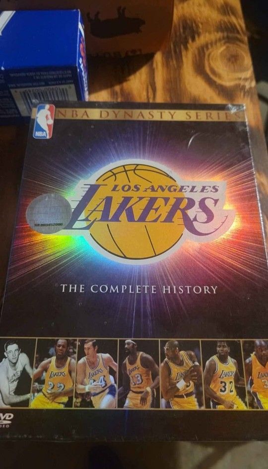 Los Angeles Lakers (The Complete History)