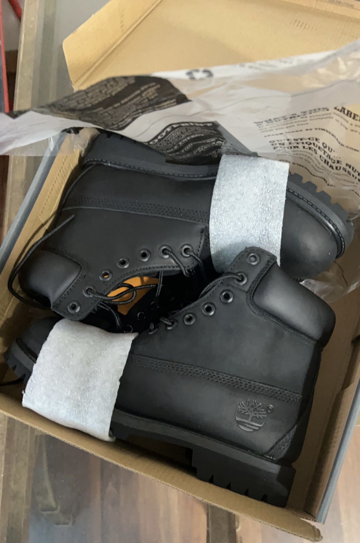 Mens black timberlands sizes 7-13 $120 each hmu 💯☝️🔥