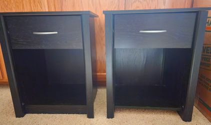 2 Nightstands