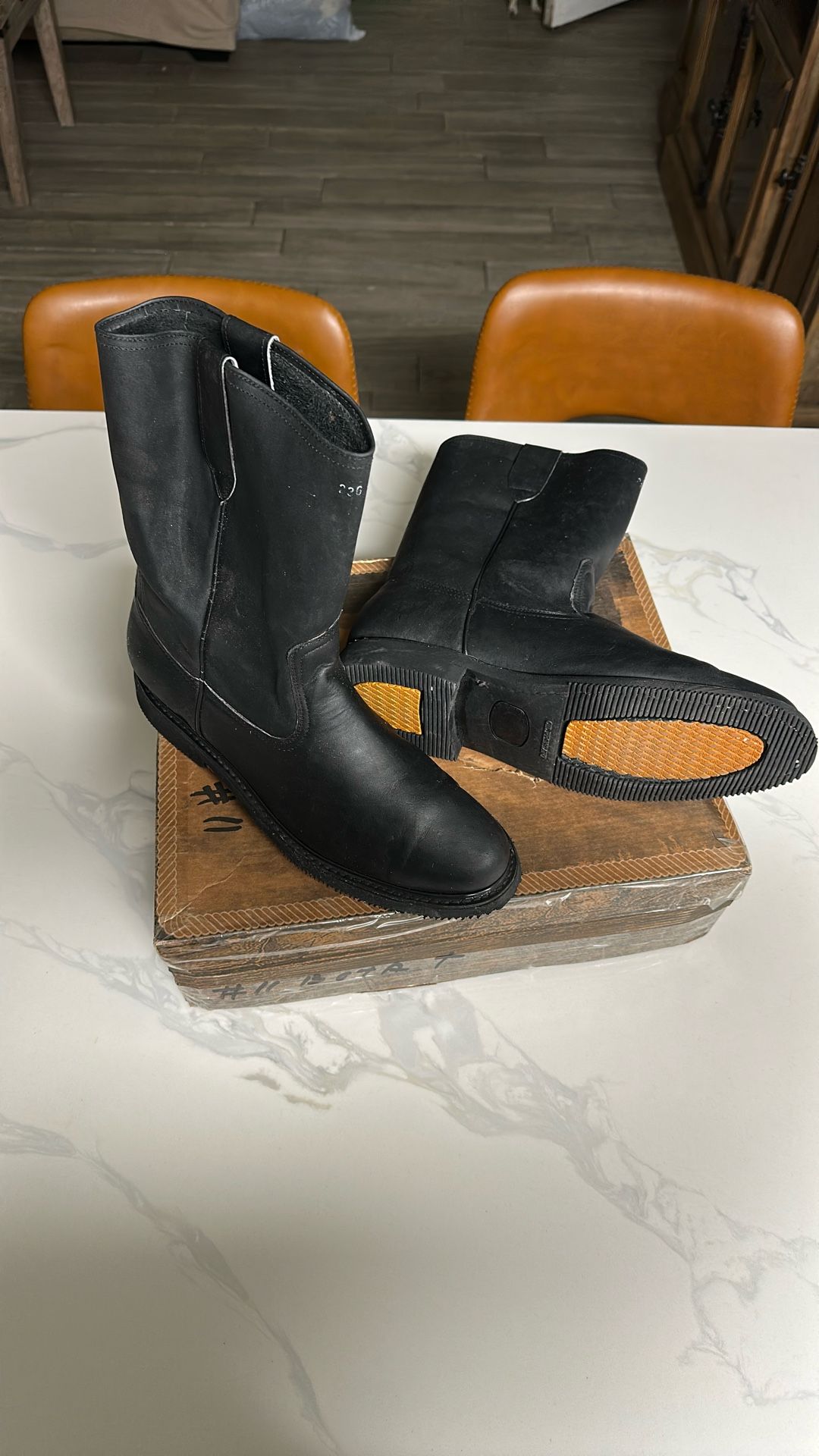Black Boots Size 11…Botas Negras Talla 11US. 30 MÉX
