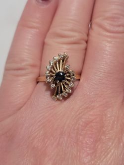 Vintage 14kt Gold Cocktail Ring with Dark Blue Center Stone