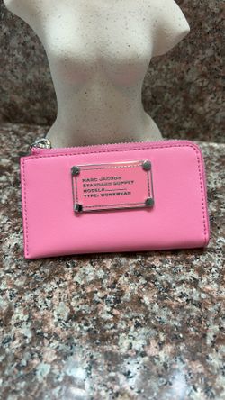 New Leather authentic Marc Jacob Wallet For Sale..
