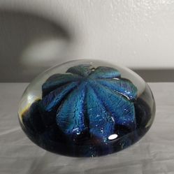 1994 SIGNED ART GLASS PAPERWEIGHT 4"×3"