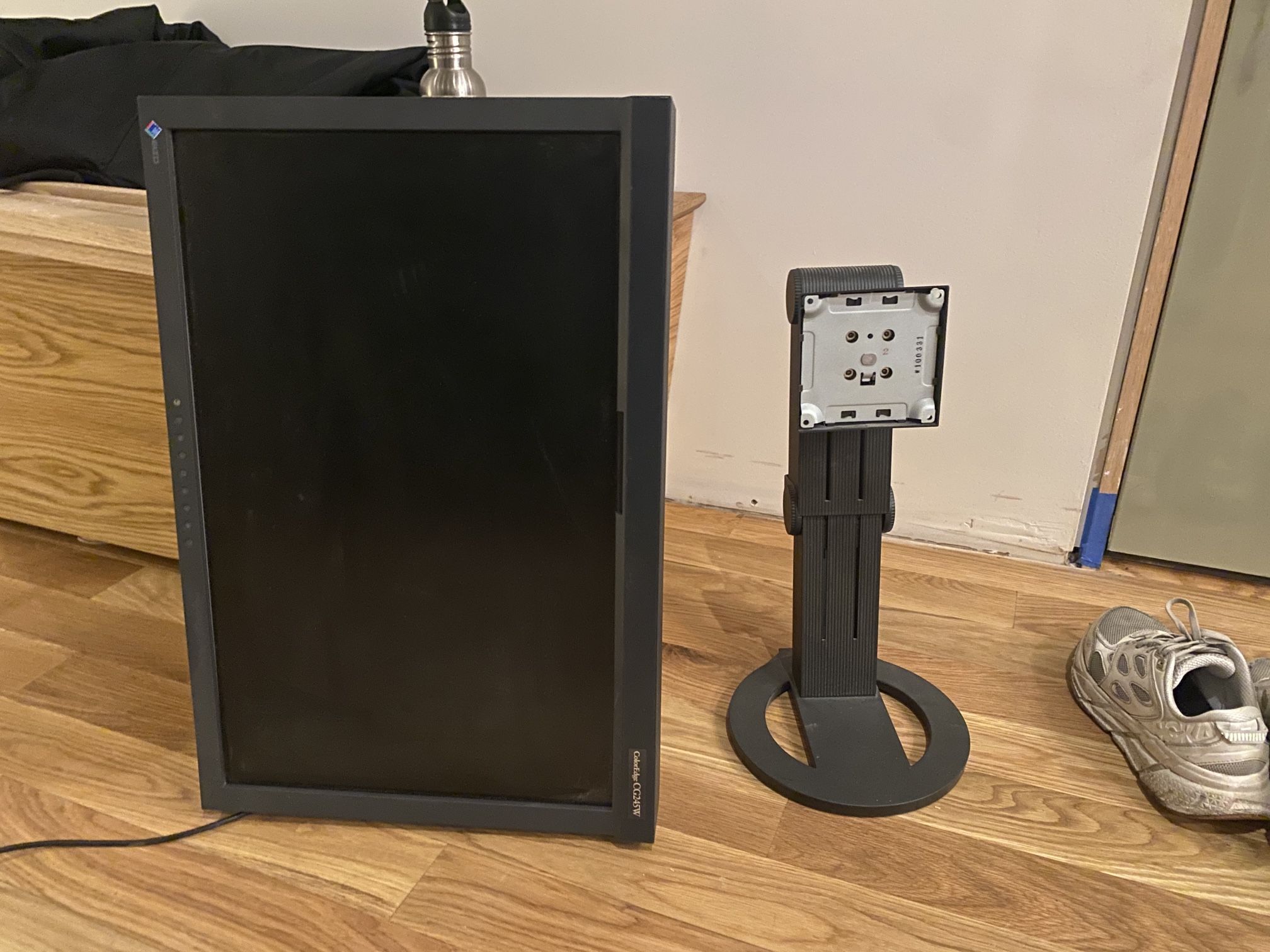 FREE Eizo Color Edge CG245W Computer Monitor Screen