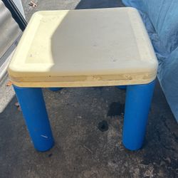 Little Tikes Kids Table