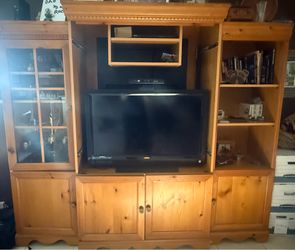 Entertainment center
