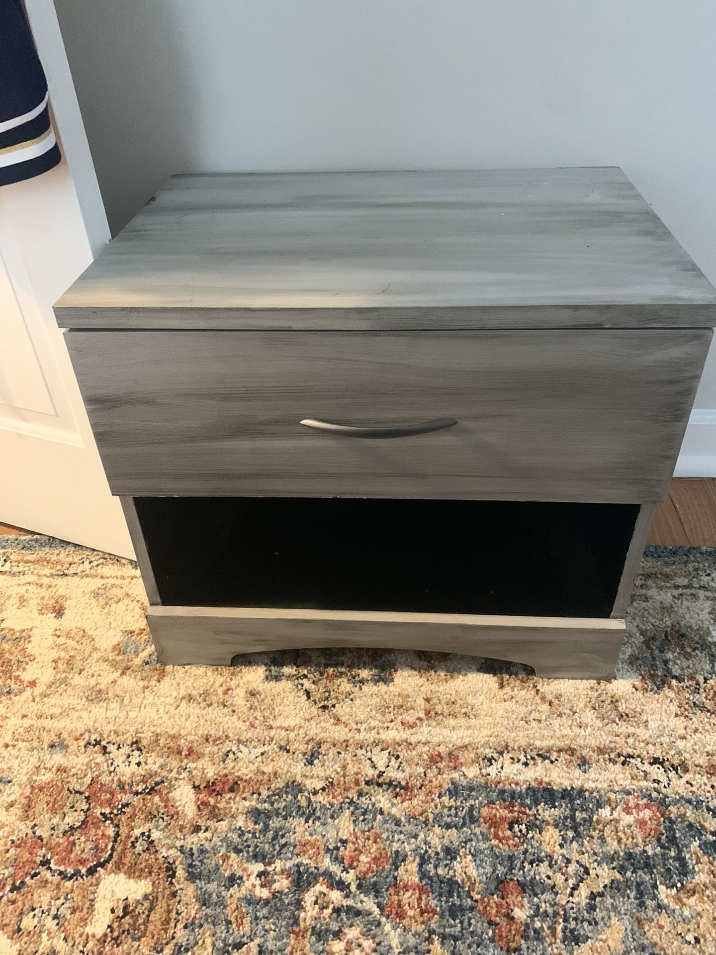 Night stand/end table