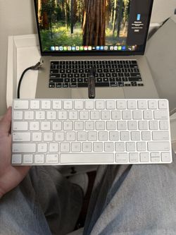 Apple Keyboard