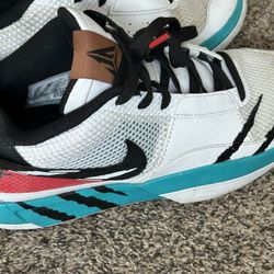 Basketball  Shoes Size 9 Men’s