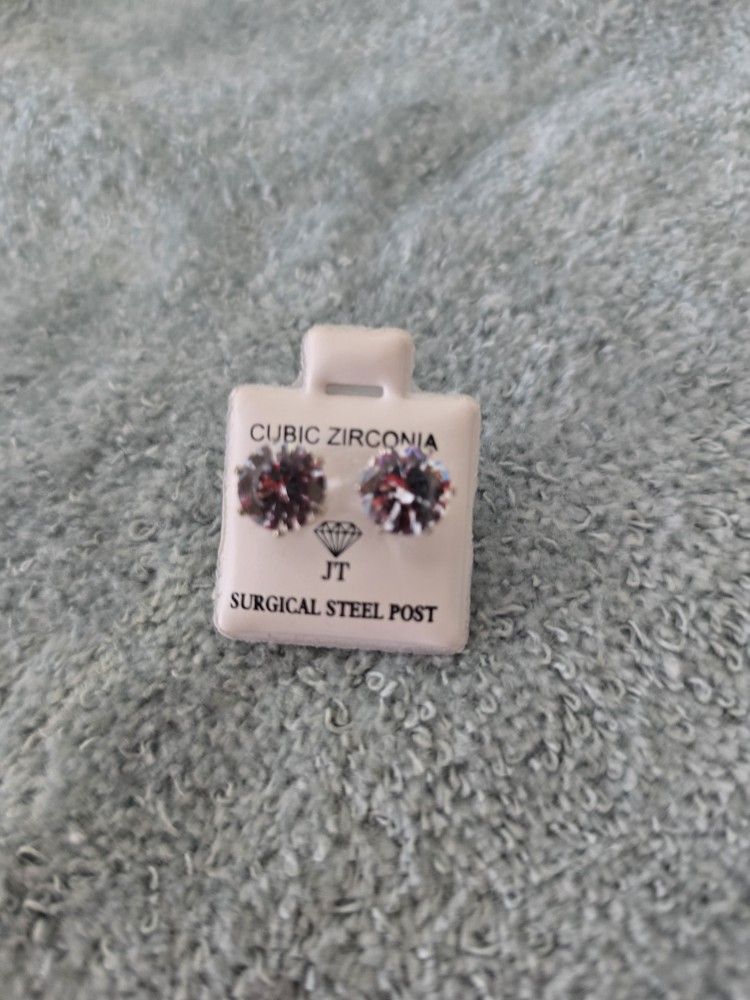 Round Cubic Zirconian With Still Post Earrings