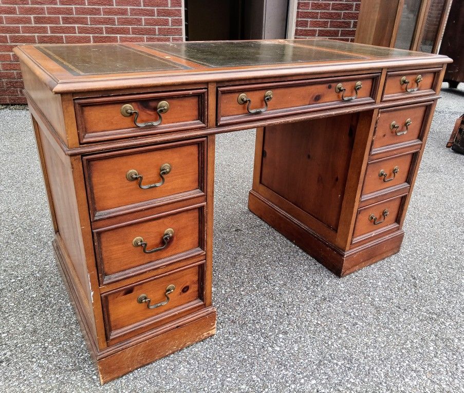 Handsome Vintage Executive Desk by Sligh-Lowry - Fine quality, American made!