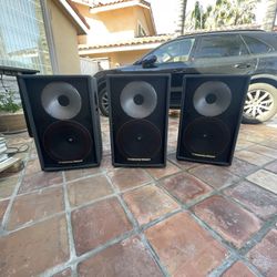 Cerwin-Vega V152MKII – 15” PA Speakers – Made in USA – 8 Ohm” 