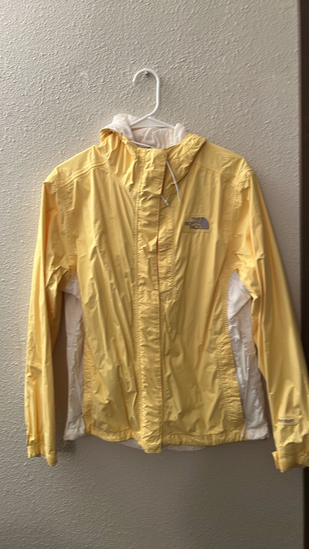 Women’s North Face Rain Jacket Size M