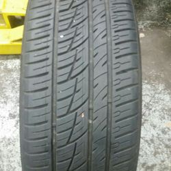 1 Used Tire 255-30-24 Delinte 
