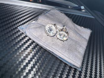 VVS1 Moissanite earrings 2.00 carat