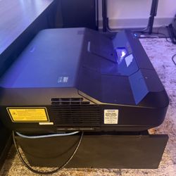 Epson LS100 UST Projector