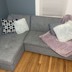 Pull Out couch 