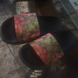 Gucci slides women’s