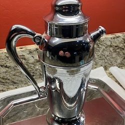  Vintage Art Deco Chrome Keystonwear cocktail shaker 