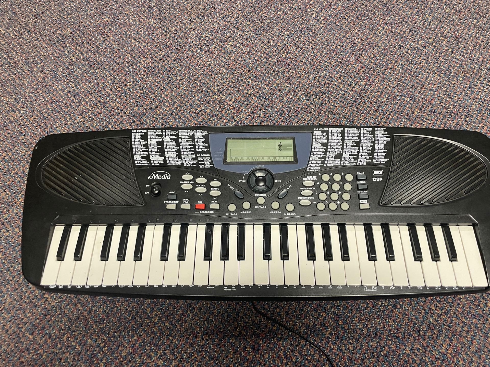Keyboard With 100 Styles And 132 Voices