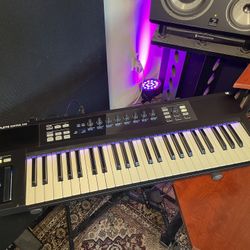 Komplete Kontrol S49