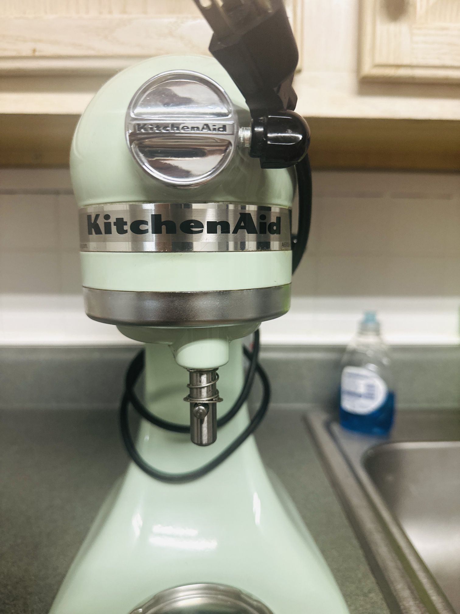 KitchenAid Artisan 5-qt. Tilt-Head Stand Mixer Black Pouring Shield KSM150PS👍