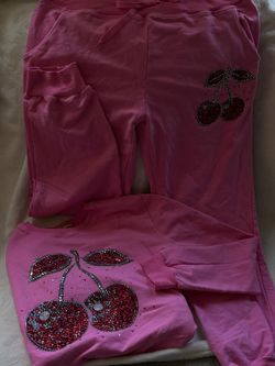 Cherry pink comfortable sweatpant set!