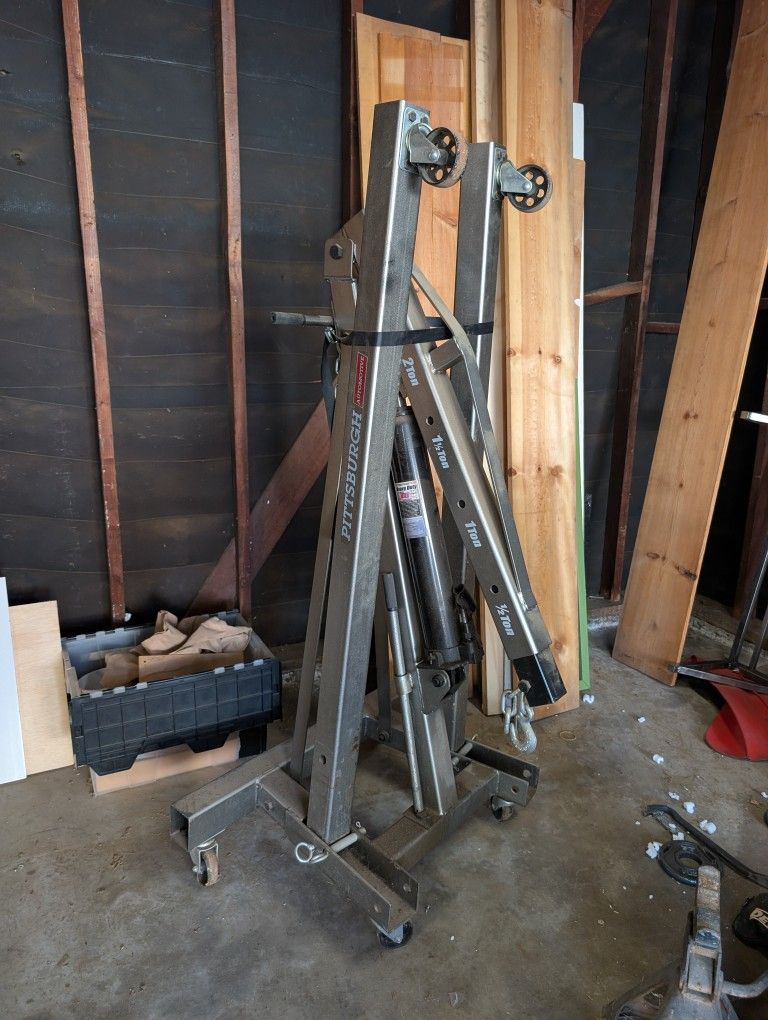 Pittsburgh 2 Ton Engine Hoist With Engine Balancer