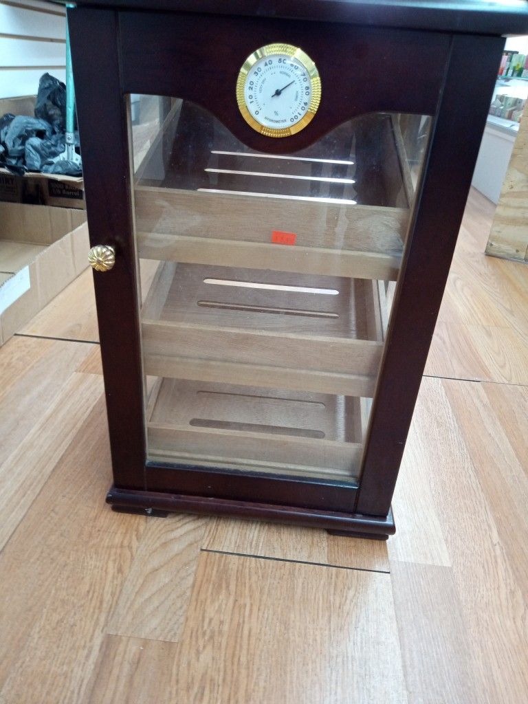 Prestige Import Group Prestige Milano Cigar Cabinet