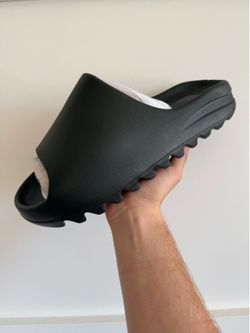 YEEZY SLIDE FOR SALE SIZE 12,13 AVAILABLE