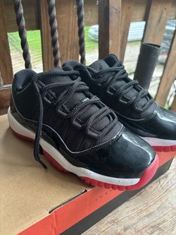 Air Jordan 11 Low Bred Sneakers