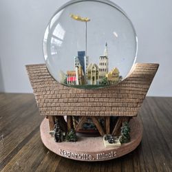 Naperville Illinois Musical Snowglobe