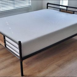 Newer Queen Zinus 10" Green Tea Memory Foam Mattress with Zinus Platform Bed Frame