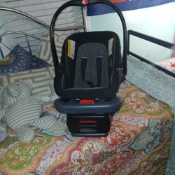 Graco Snug And Ride Infant Car Seat 