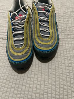Men’s Nike tennis shoes