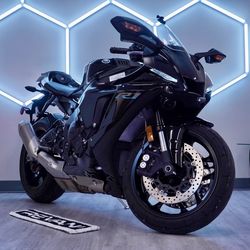 2022 Yamaha YZF-R1
