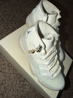 Sail / Pearl Jordan 11’s