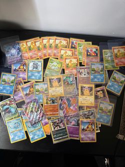 Bundle of Pokémon cards