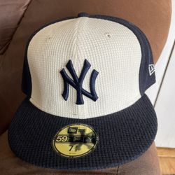 New York Yankees New Era MLB Thermal Fitted Hat 7 3/8