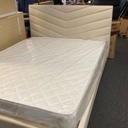 Really Nice Looking QUEEN PLATFORM  BED VELVET FABRIC BRAND NEW JUST ASSEMBLED WAS $699 Now $500 With New Mattress 