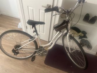 Jamis Hybrid Commuter Bike White