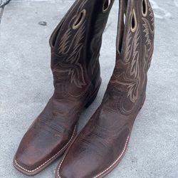 New Ariat Leather western boots New